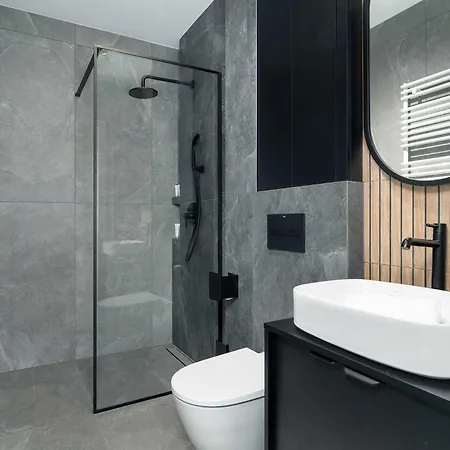 Modern In Downtown With Balcony By Renters Poznan